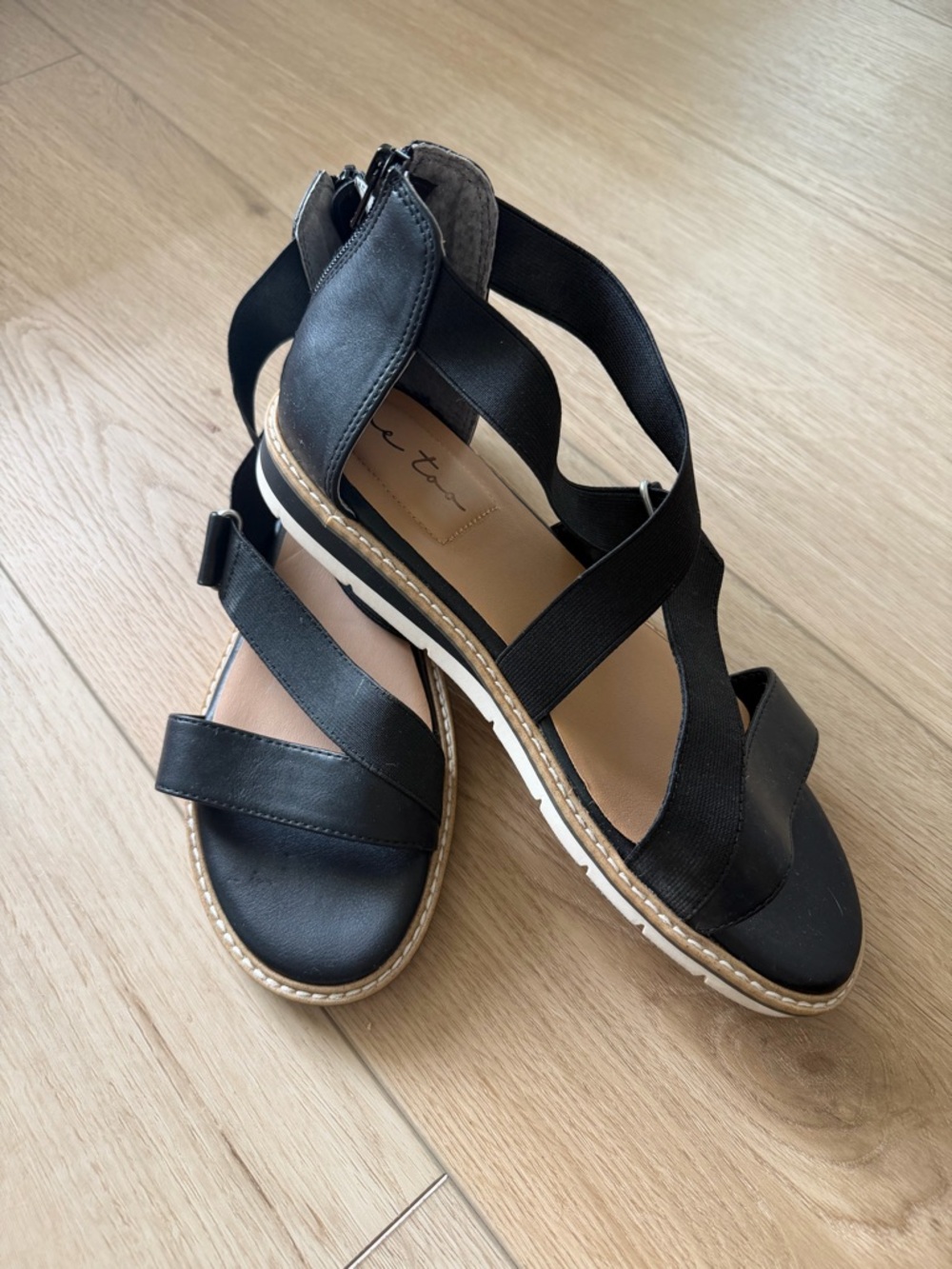 me too Black Strappy Elastic Platform Sandals